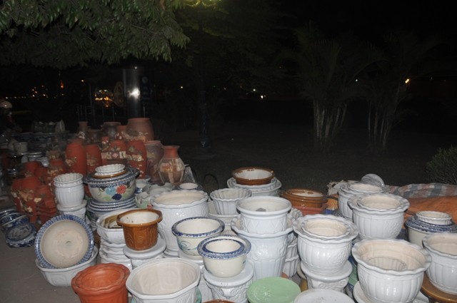 'Ceramic market' along To Lich River in Hanoi - ảnh 5